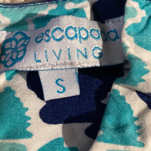 Cold shoulder top - Picture 2 of 2